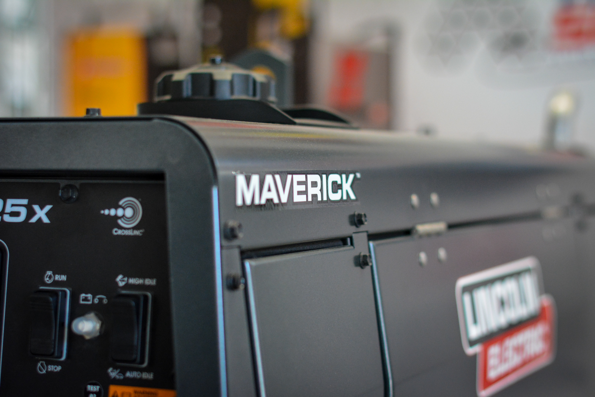 GERADOR DE SOLDA DIESEL MAVERICK 325X LINCOLN - Imagem 6