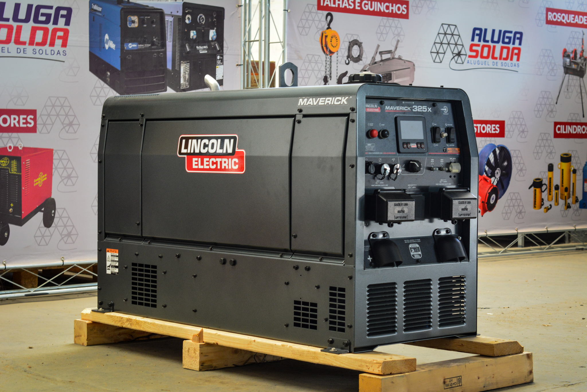 GERADOR DE SOLDA DIESEL MAVERICK 325X LINCOLN