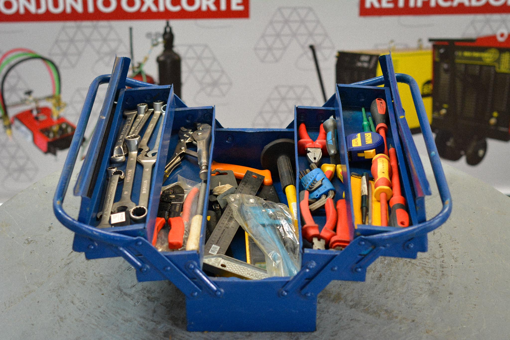 CAIXA DE FERRAMENTAS PARA ELETRICISTA